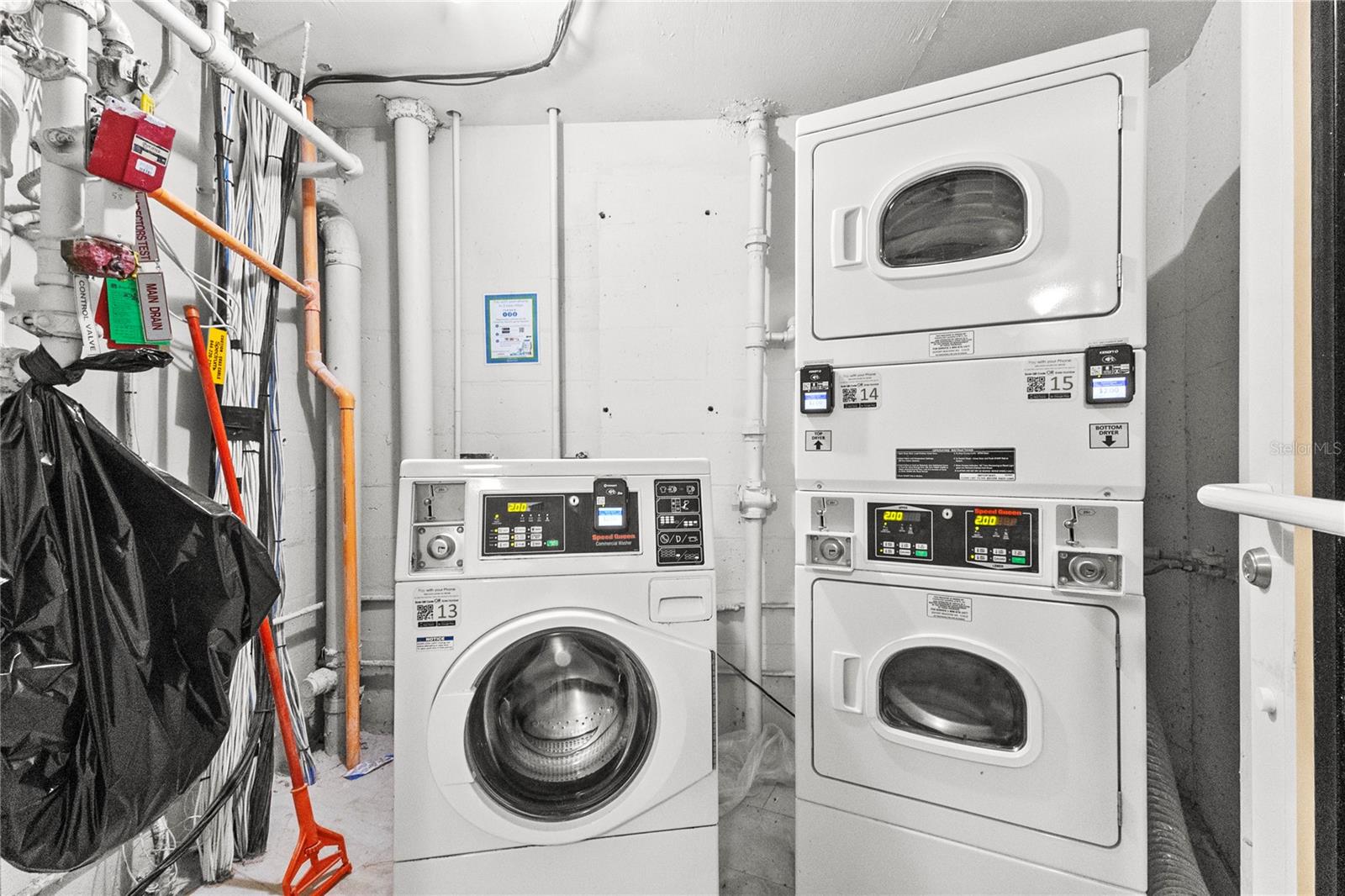 Image 12 of 21 For 701 Atlantic Avenue 821