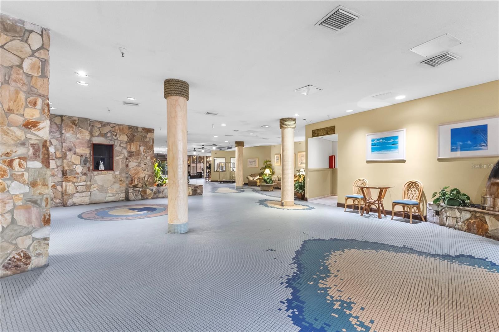 Image 3 of 21 For 701 Atlantic Avenue 821