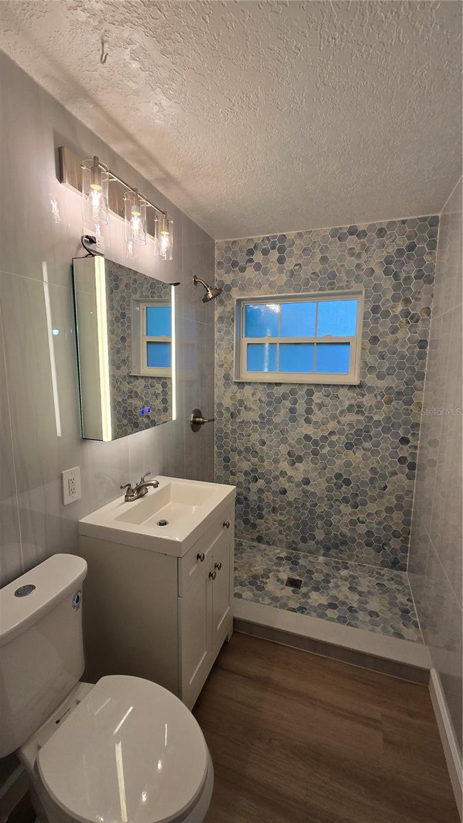 Image 5 of 11 For 640 Orange Avenue