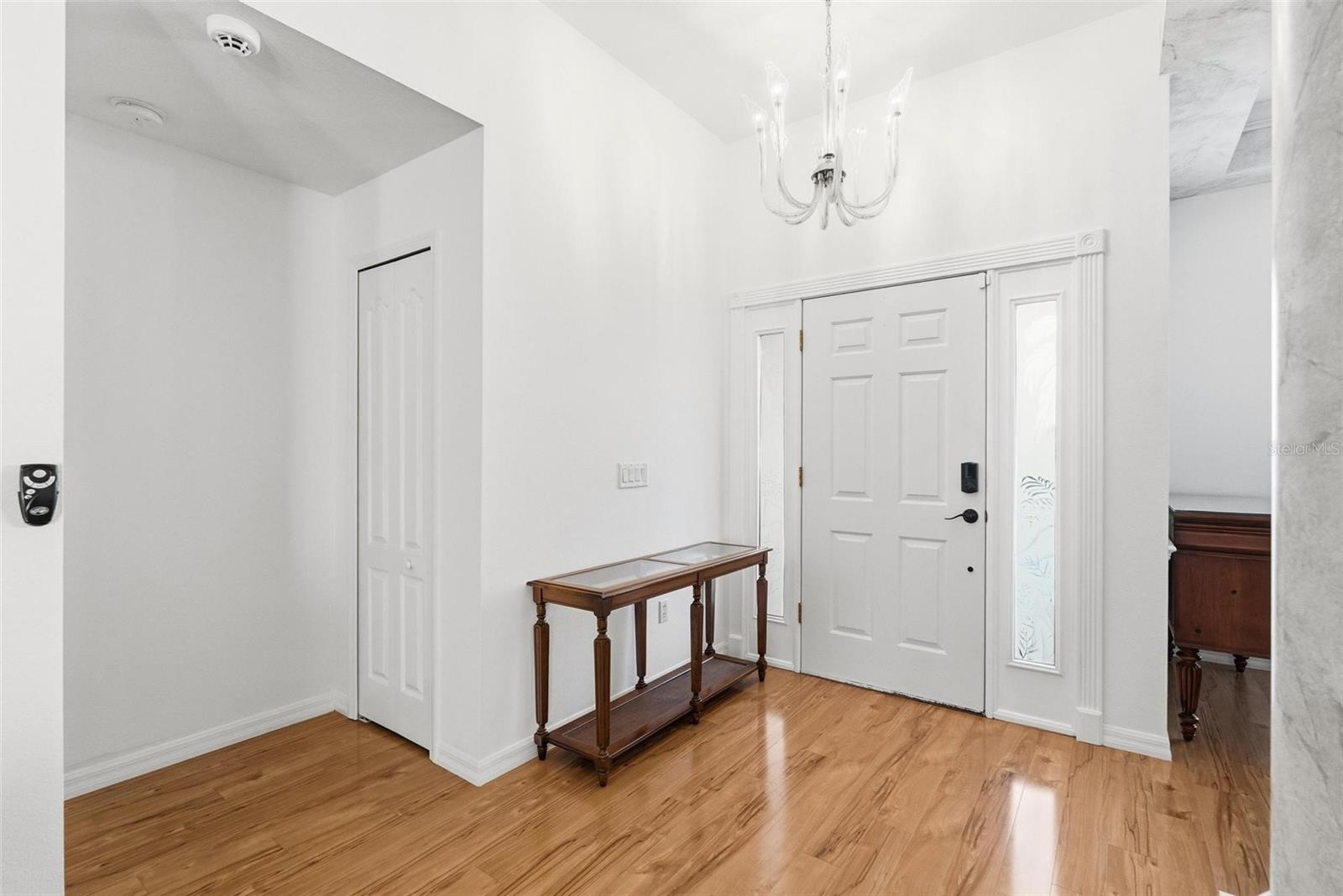 Image 18 of 93 For 646 Hand Avenue