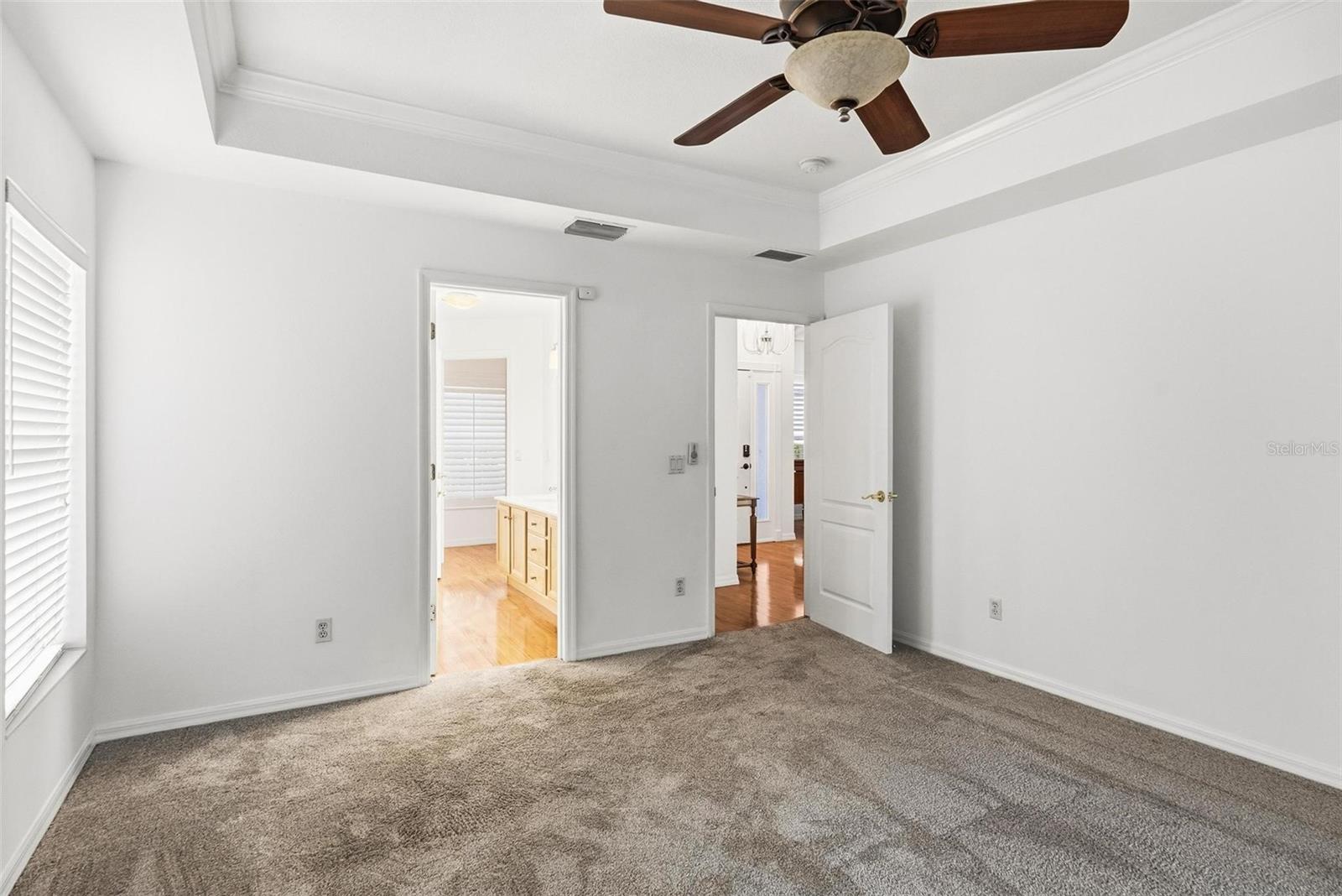 Image 22 of 93 For 646 Hand Avenue