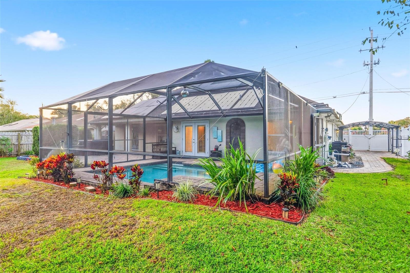 Image 48 of 93 For 646 Hand Avenue