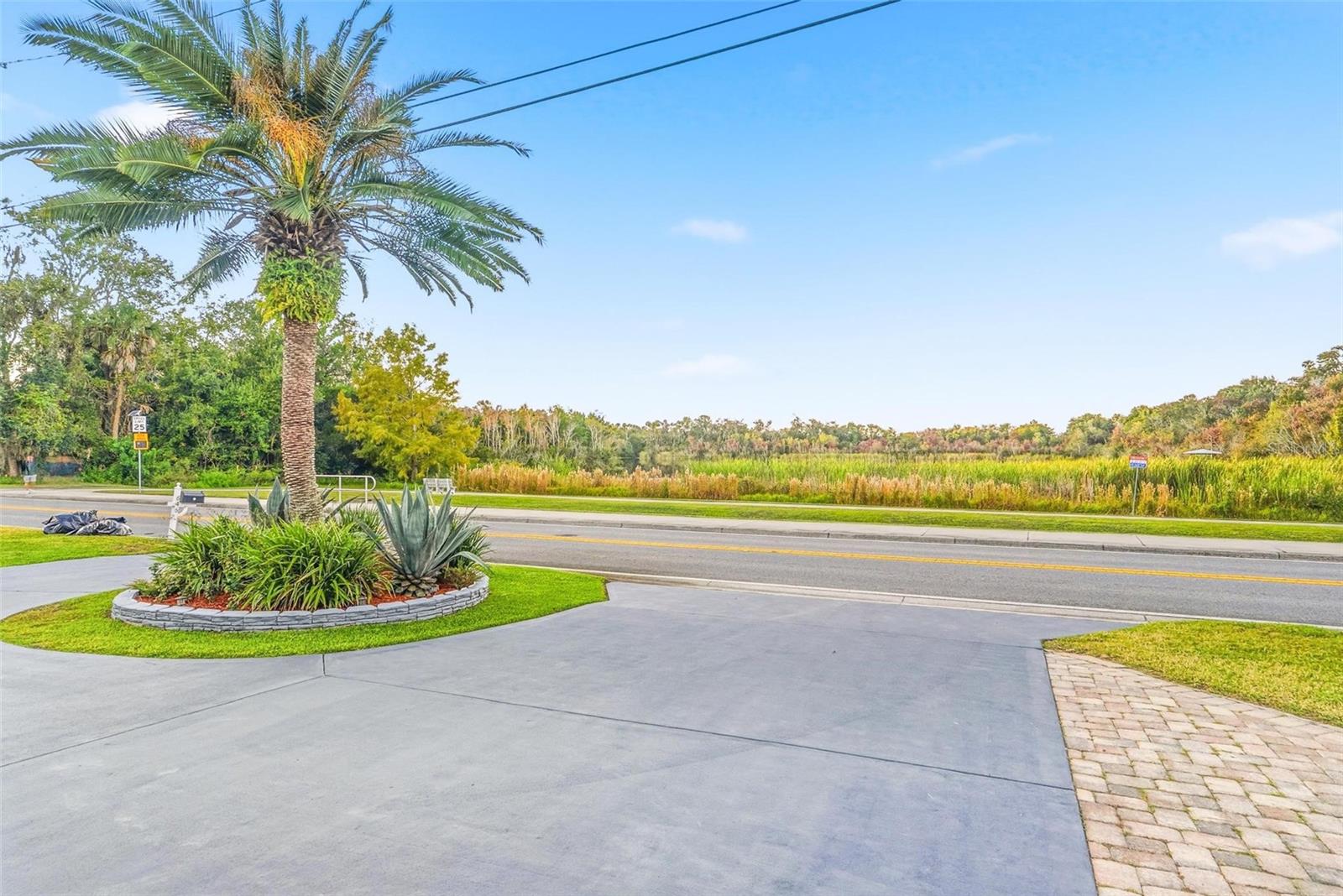 Image 57 of 93 For 646 Hand Avenue