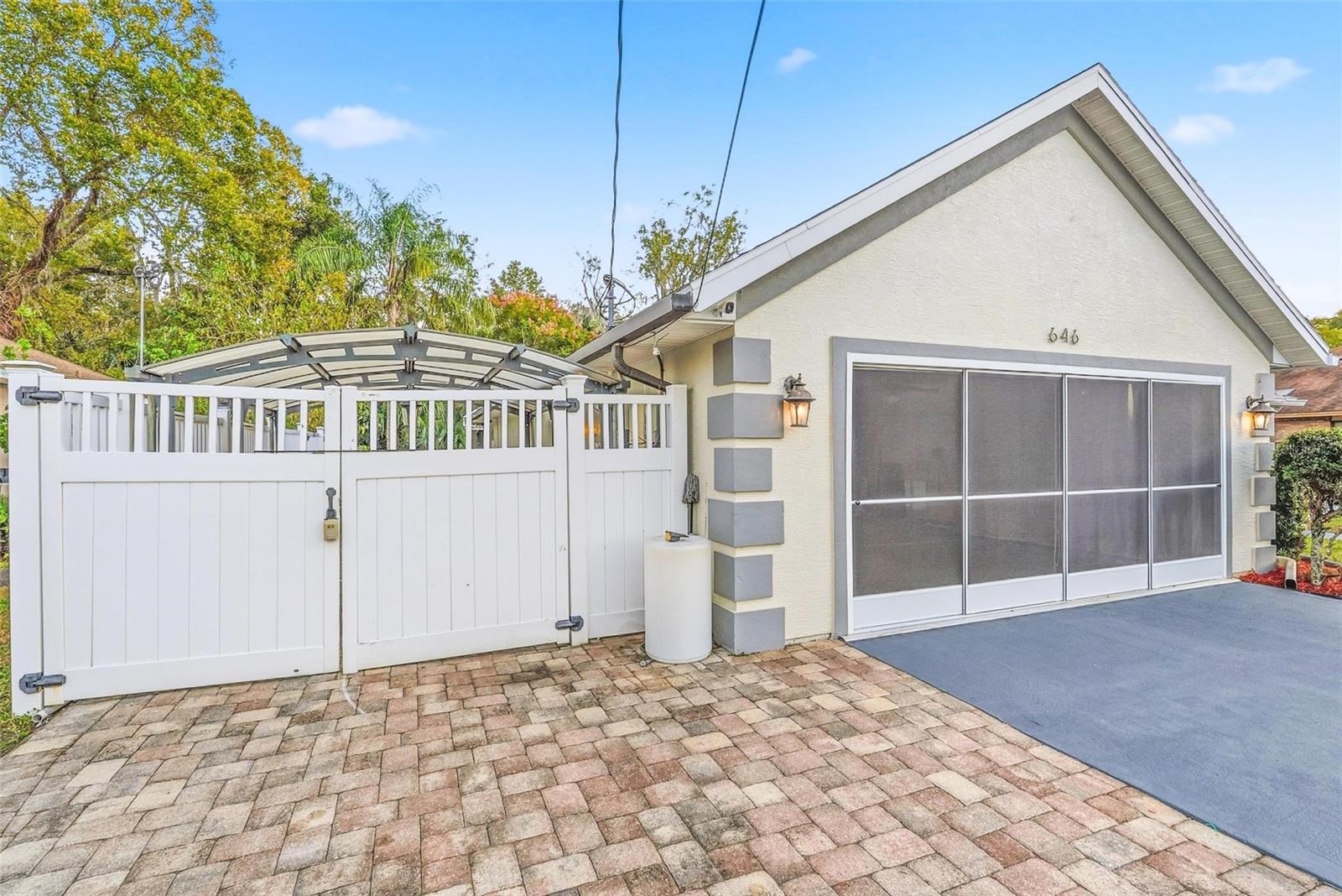 Image 58 of 93 For 646 Hand Avenue