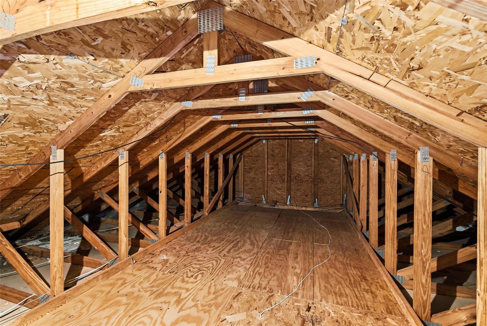 Image 62 of 93 For 646 Hand Avenue