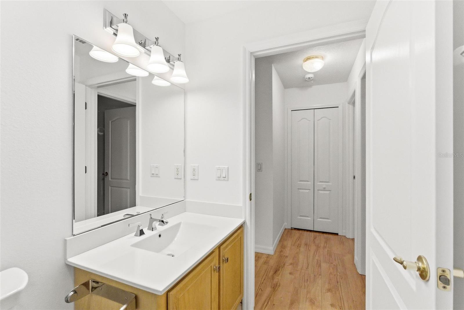 Image 68 of 93 For 646 Hand Avenue