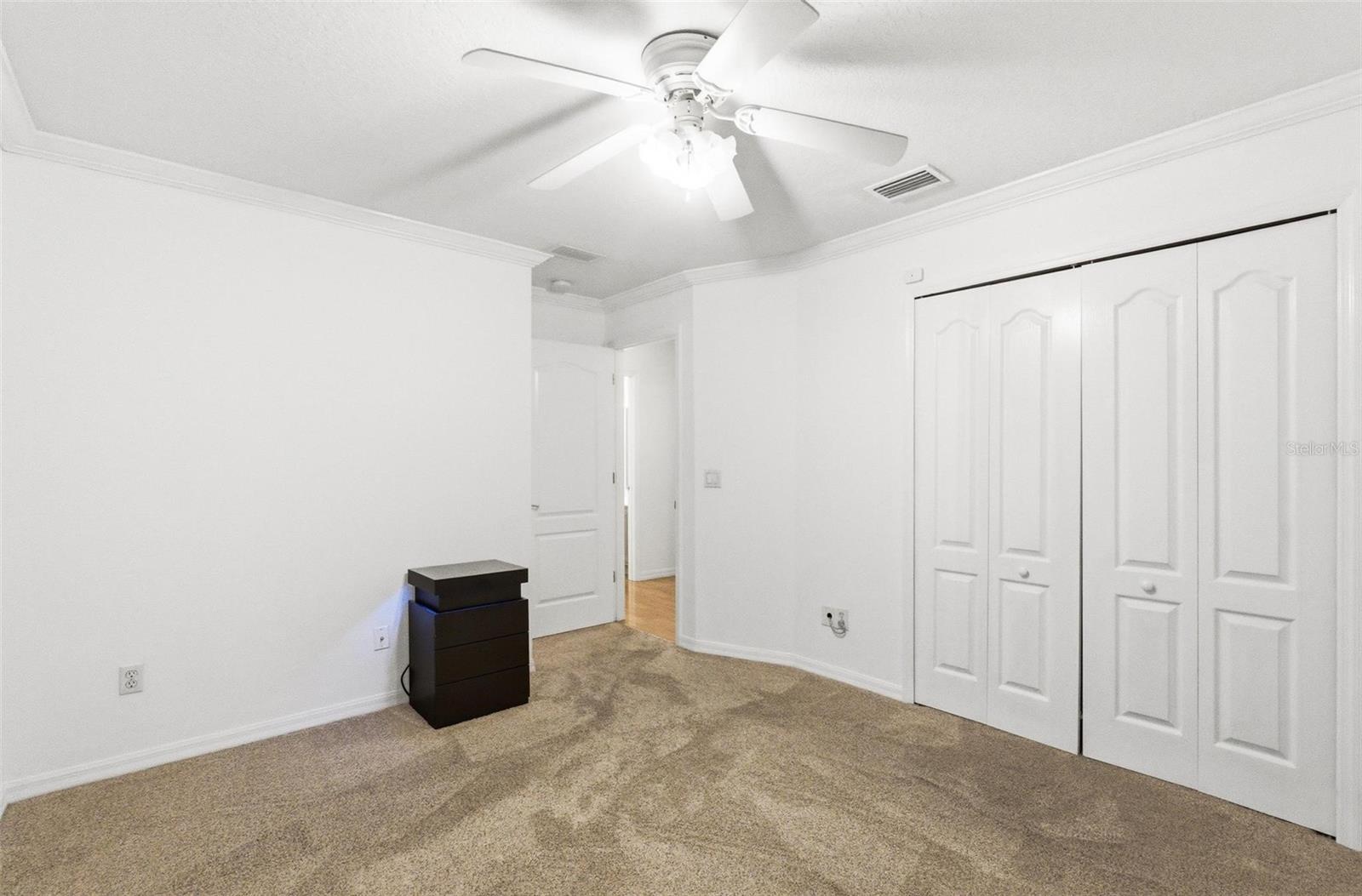 Image 70 of 93 For 646 Hand Avenue