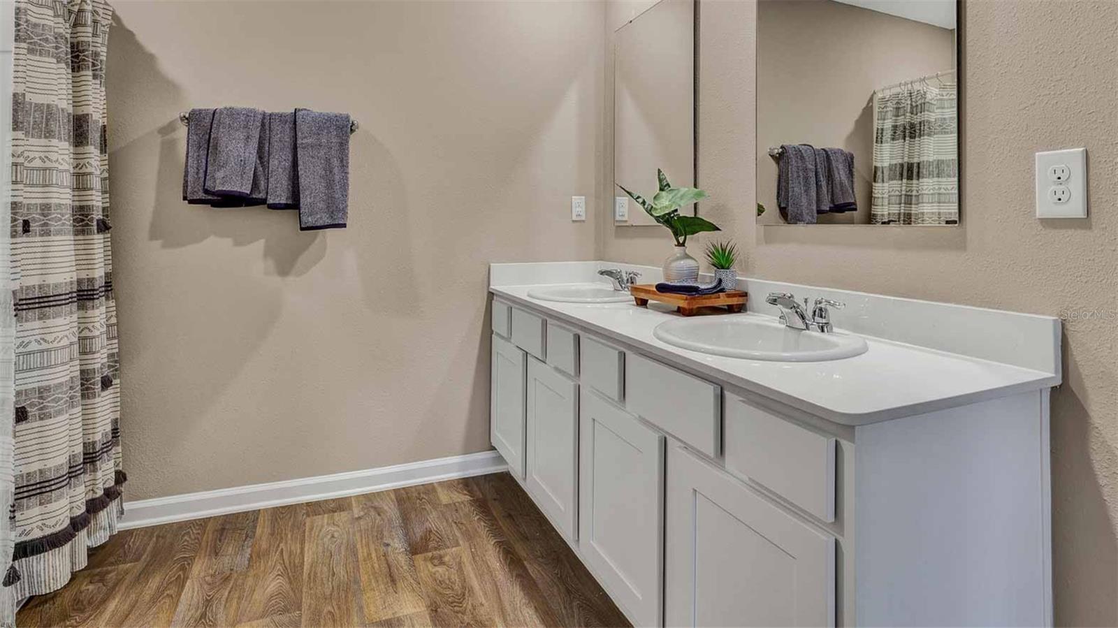 Image 14 of 58 For 55 Nervion Way