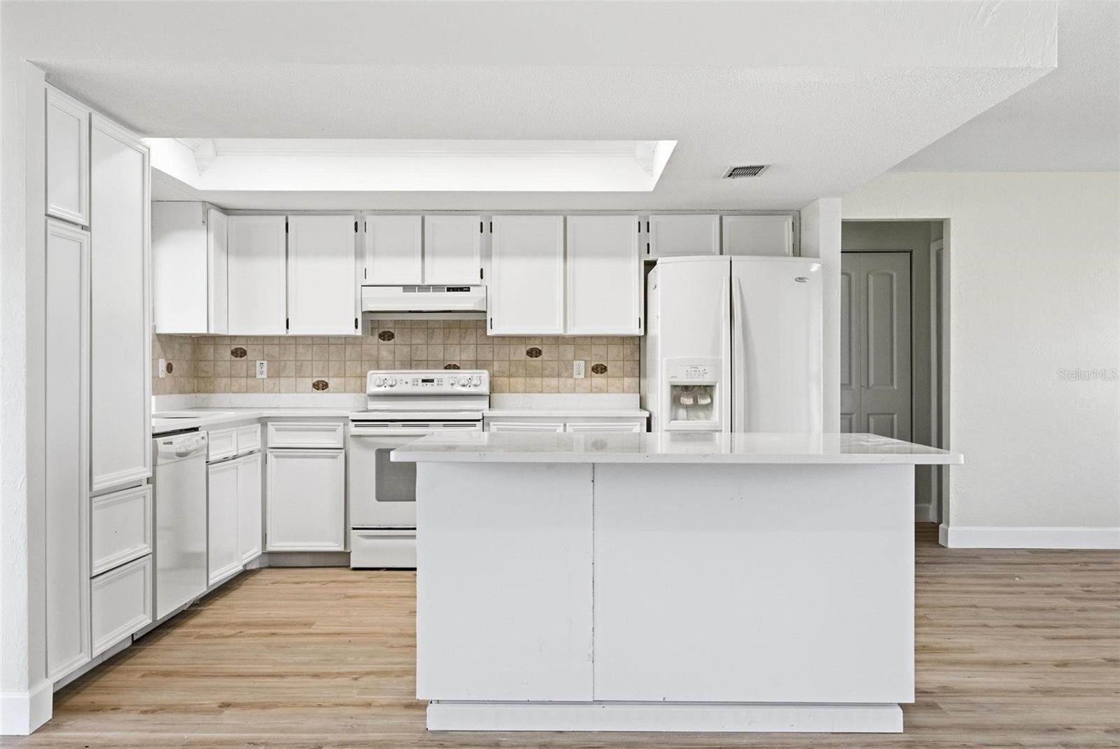 Image 17 of 73 For 33 Sea Harbor