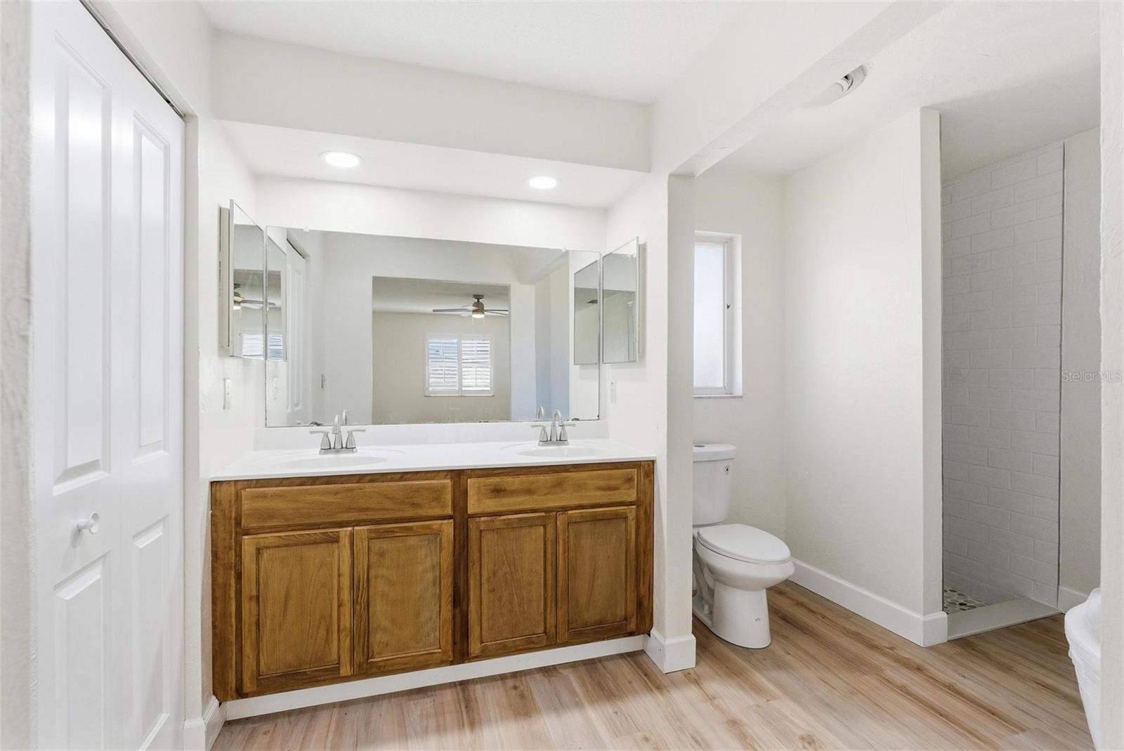 Image 26 of 73 For 33 Sea Harbor