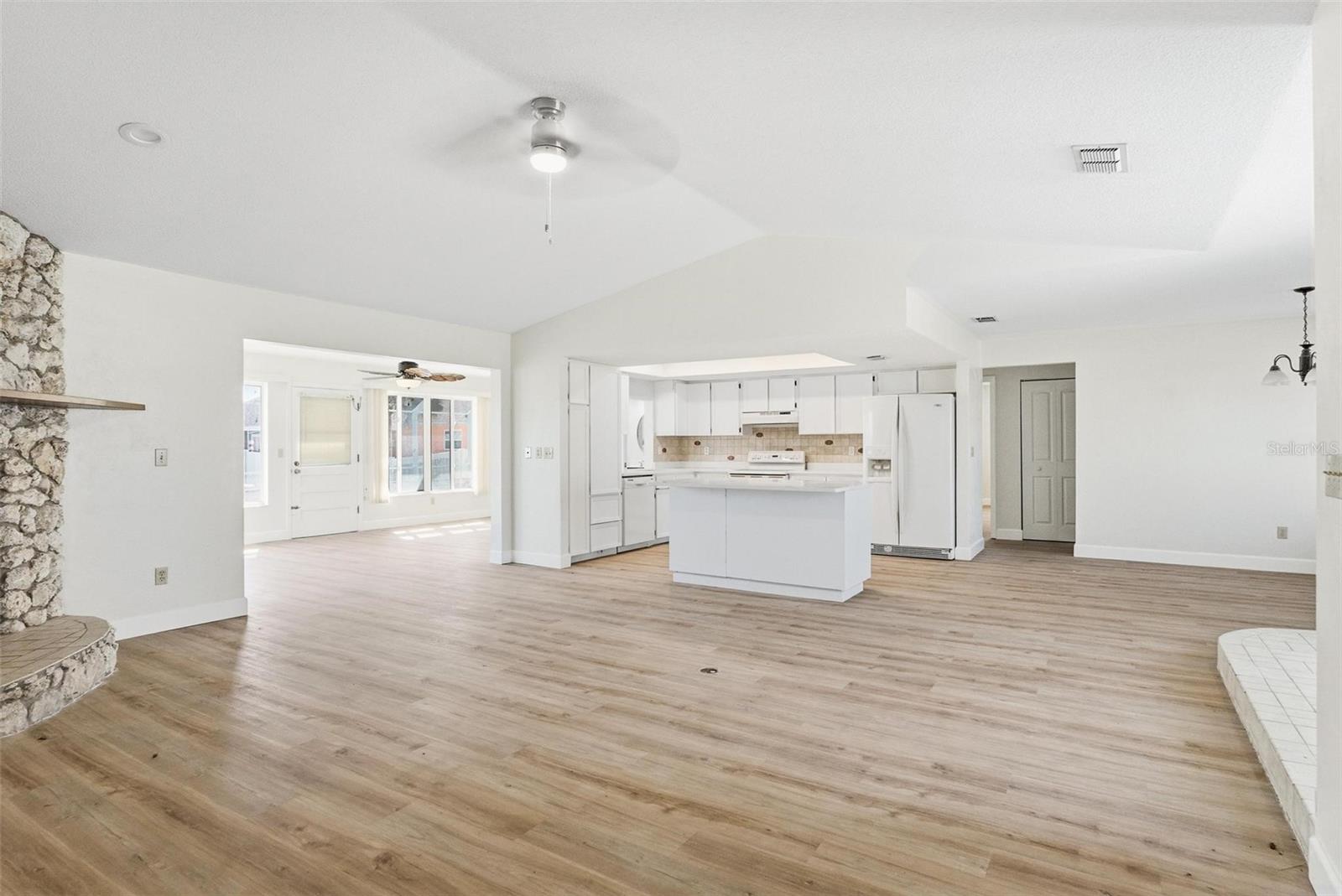 Image 32 of 73 For 33 Sea Harbor