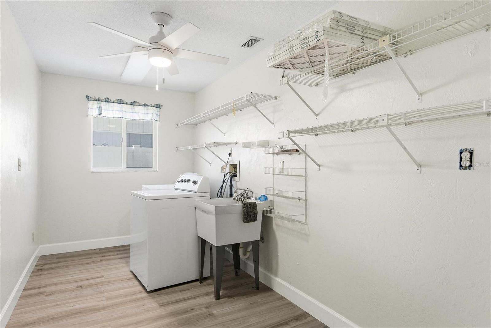 Image 36 of 73 For 33 Sea Harbor