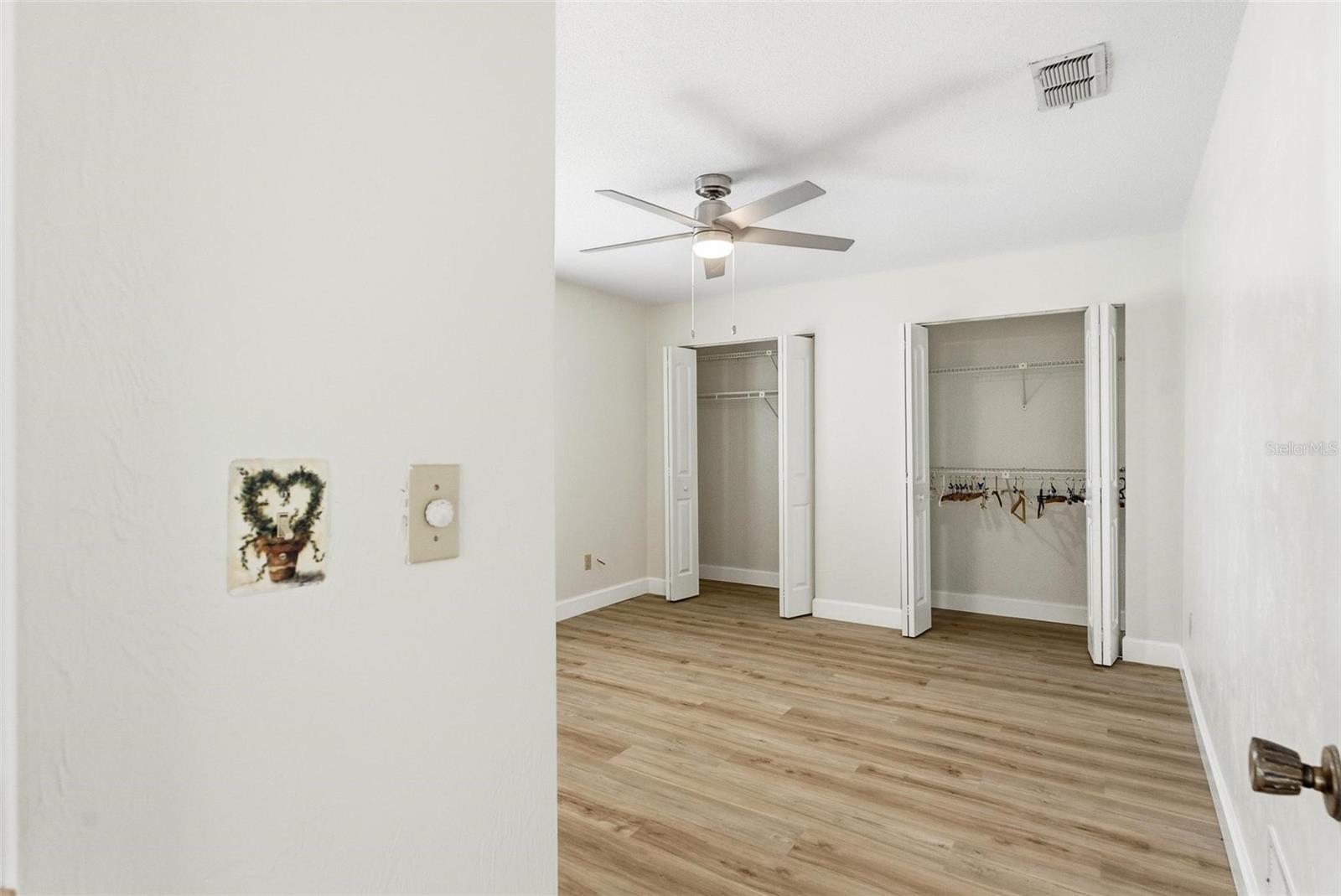 Image 40 of 73 For 33 Sea Harbor