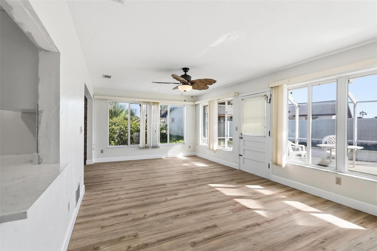 Image 45 of 73 For 33 Sea Harbor