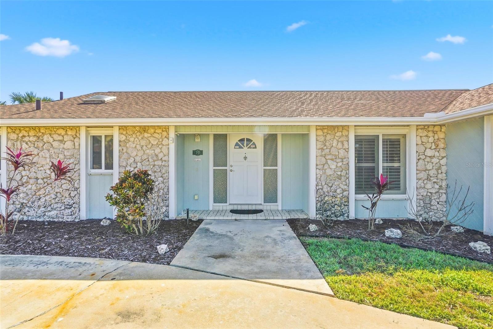 Image 5 of 73 For 33 Sea Harbor