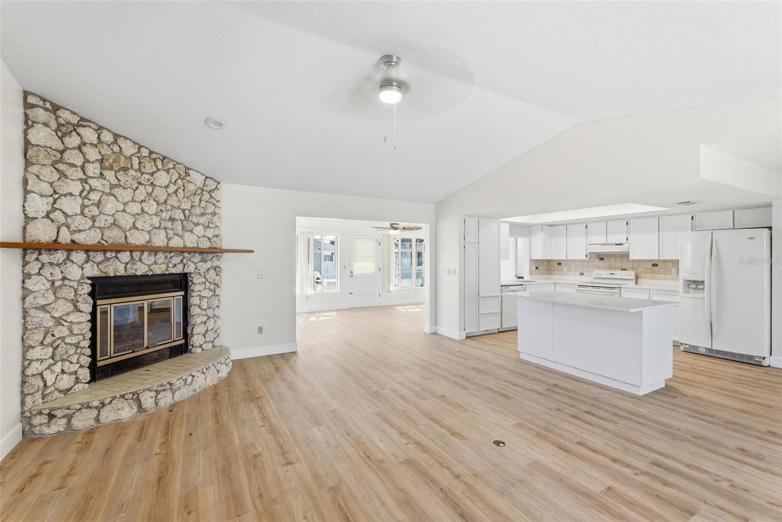 Image 9 of 73 For 33 Sea Harbor