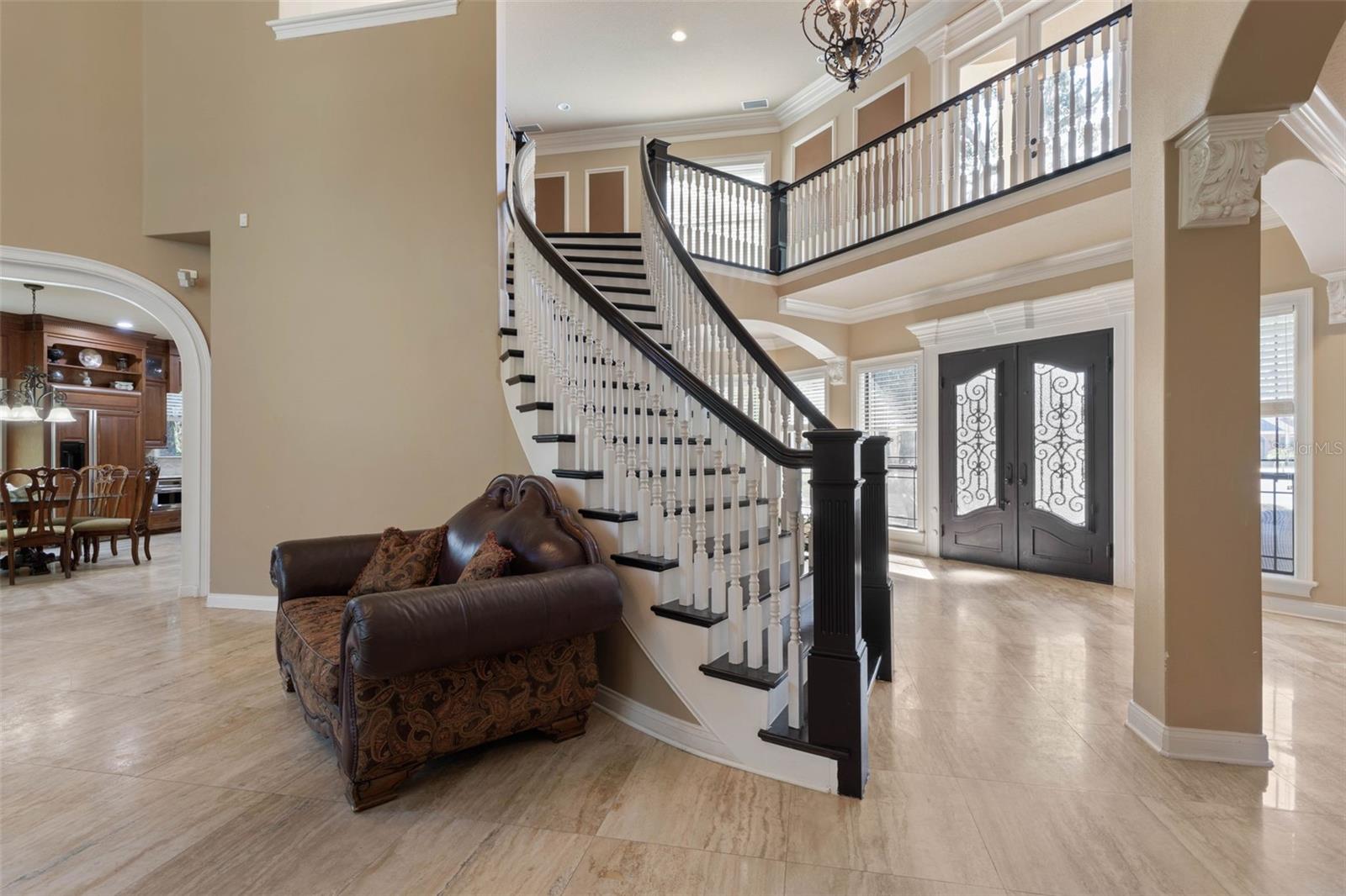 Image 11 of 82 For 40 Whitehall Court