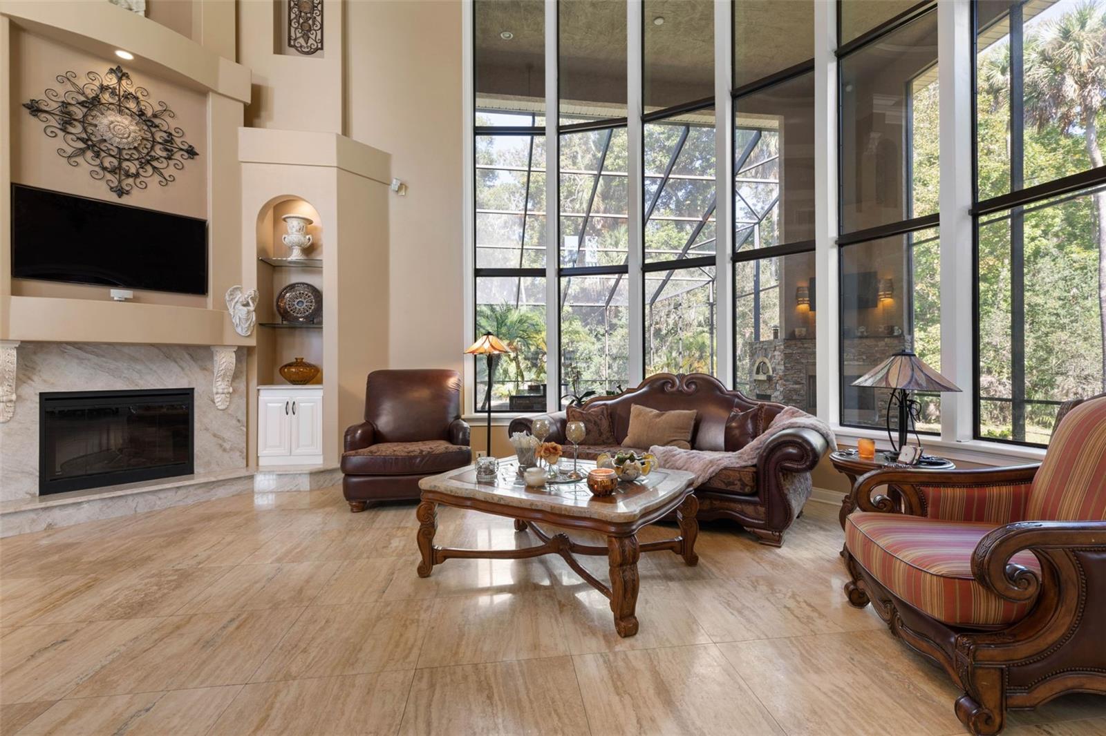 Image 13 of 82 For 40 Whitehall Court