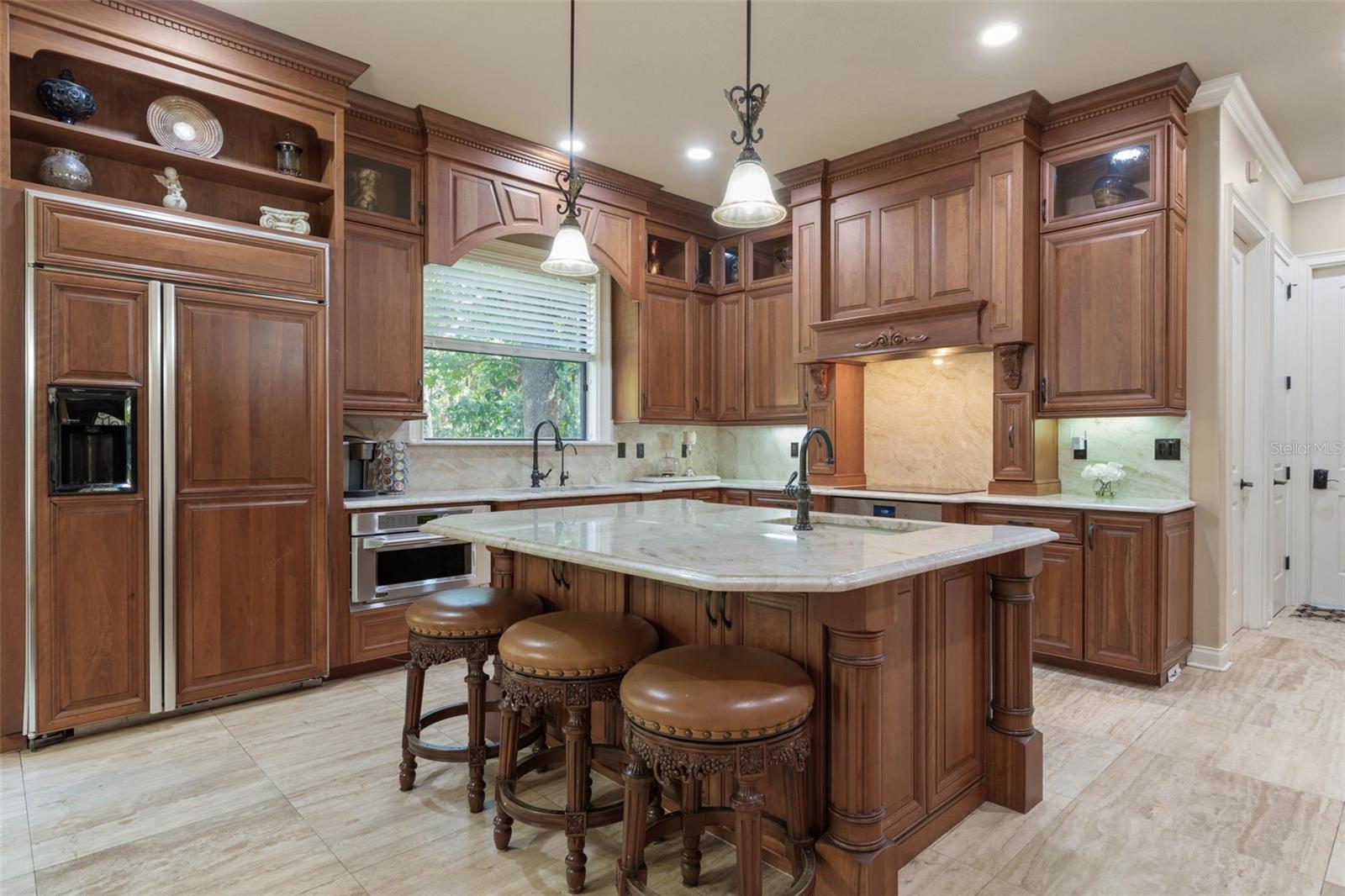 Image 15 of 82 For 40 Whitehall Court