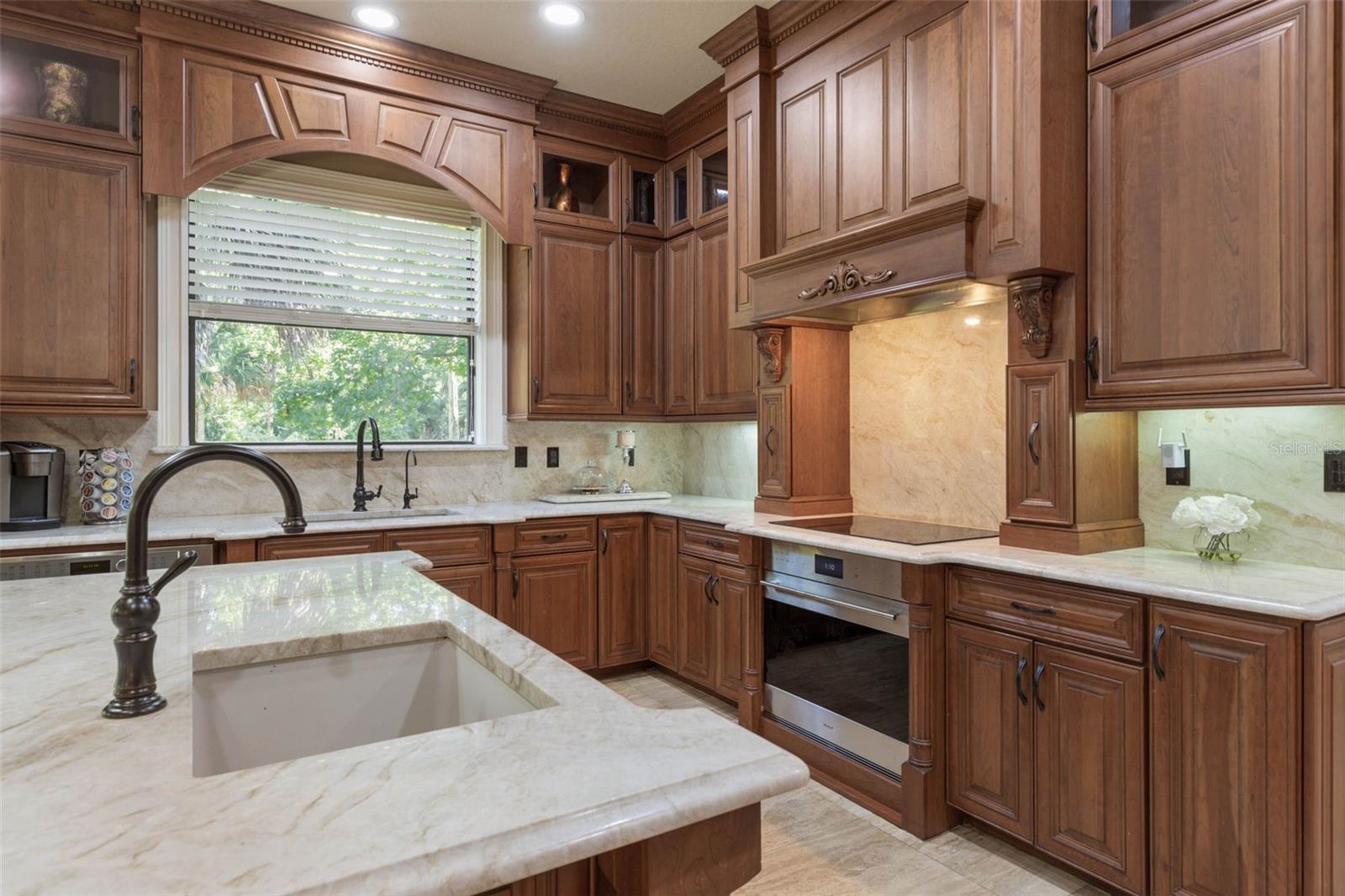 Image 16 of 82 For 40 Whitehall Court