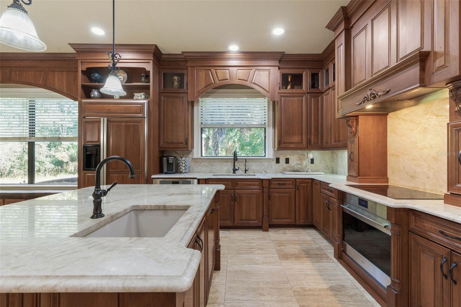 Image 17 of 82 For 40 Whitehall Court