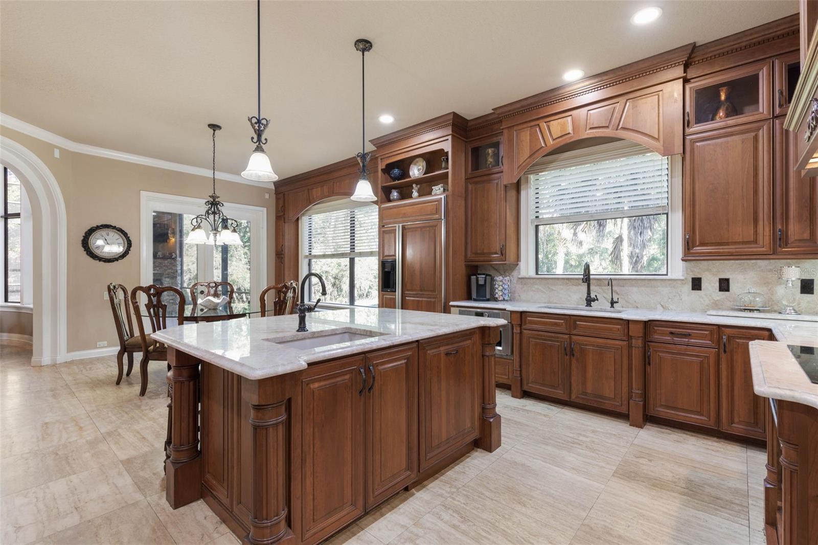 Image 18 of 82 For 40 Whitehall Court