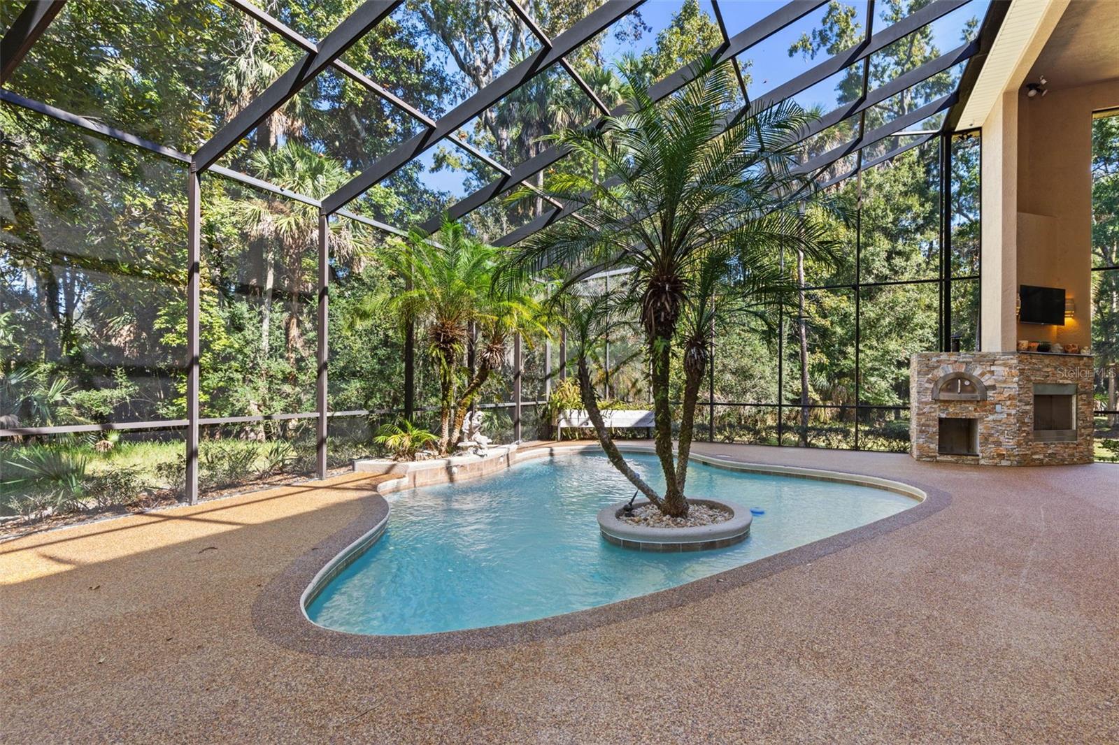 Image 23 of 82 For 40 Whitehall Court