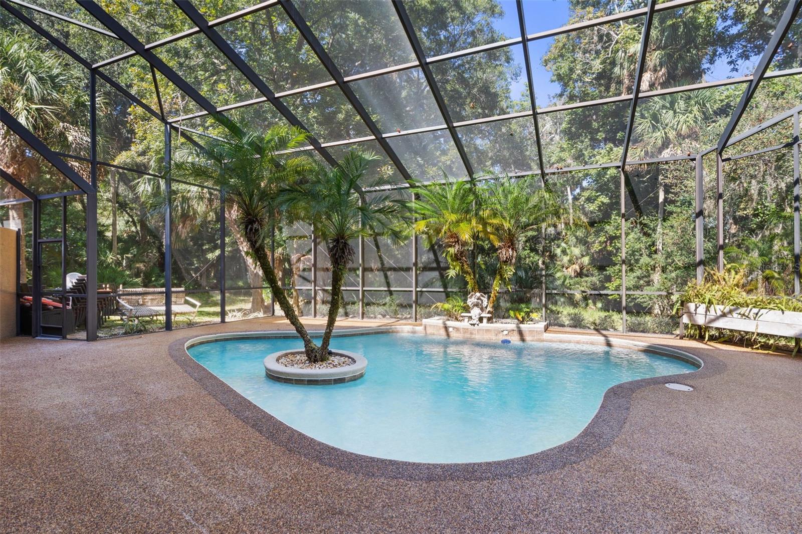 Image 24 of 82 For 40 Whitehall Court