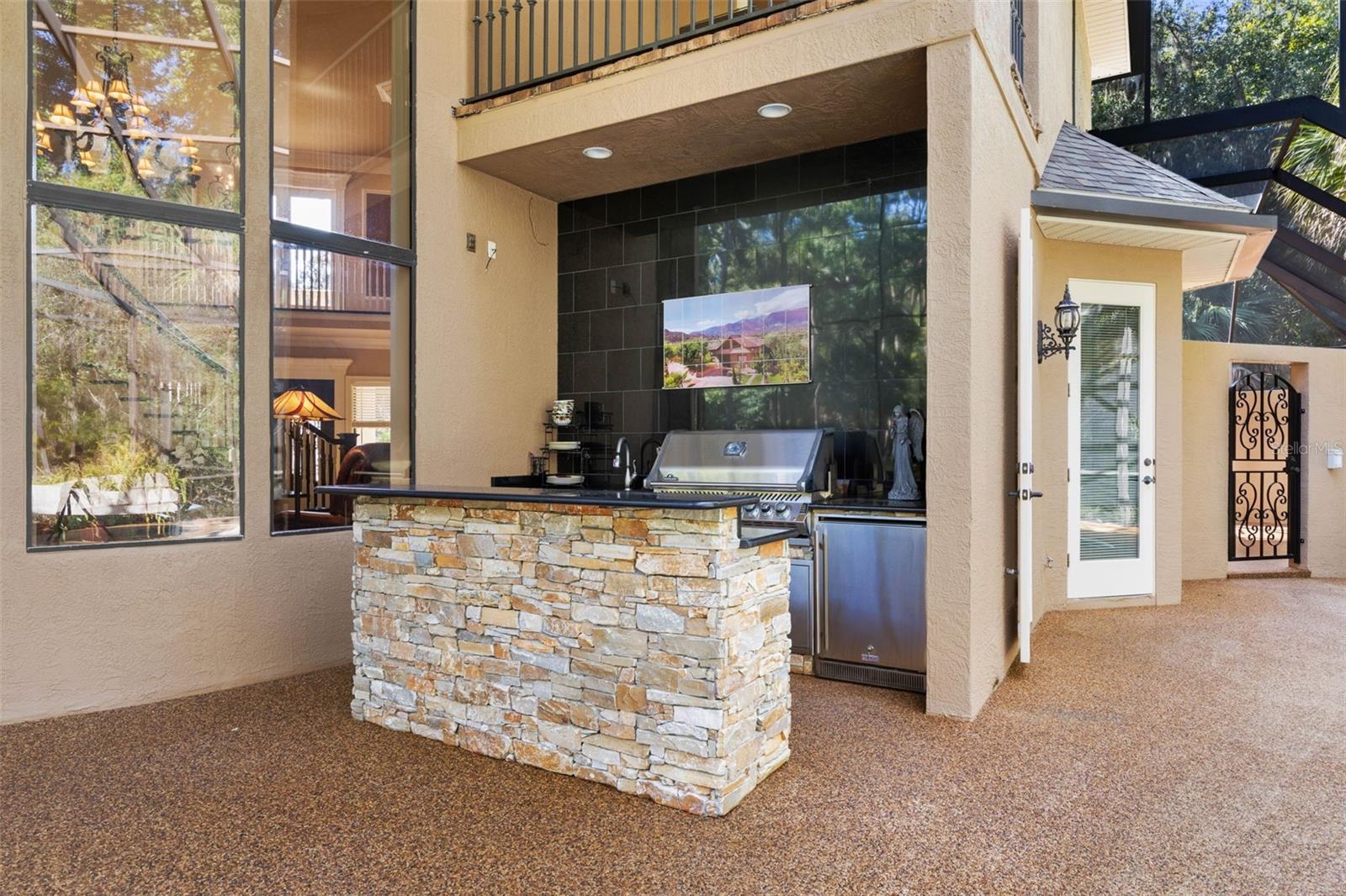 Image 26 of 82 For 40 Whitehall Court