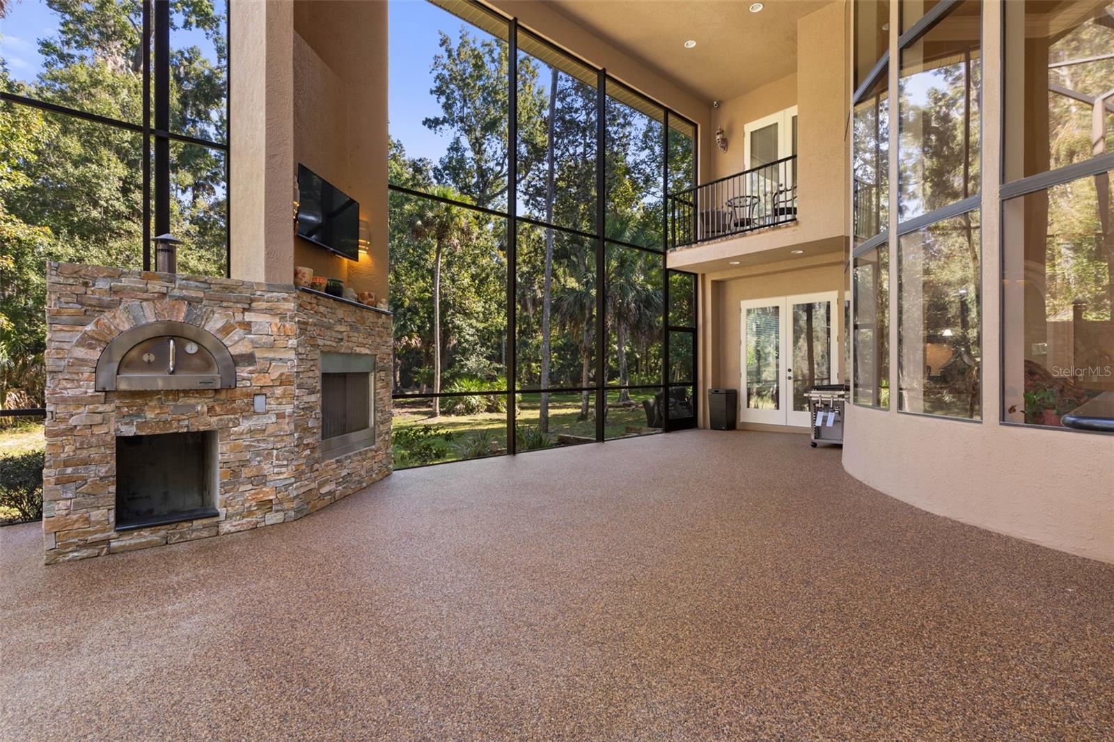 Image 28 of 82 For 40 Whitehall Court