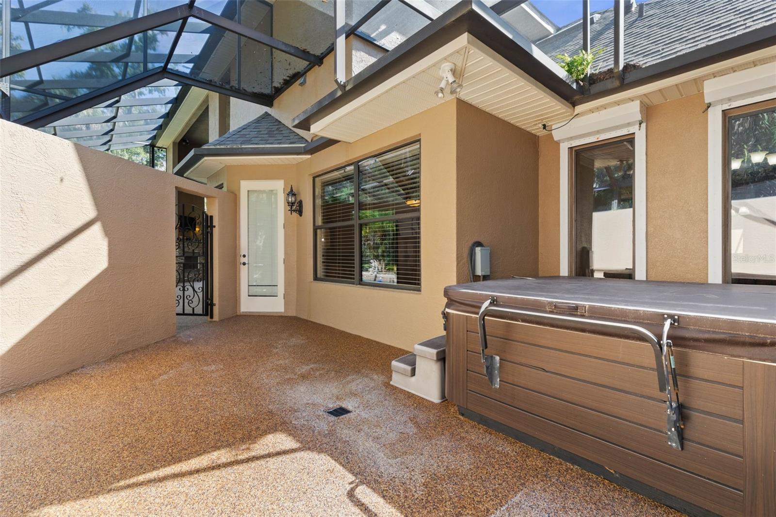 Image 29 of 82 For 40 Whitehall Court