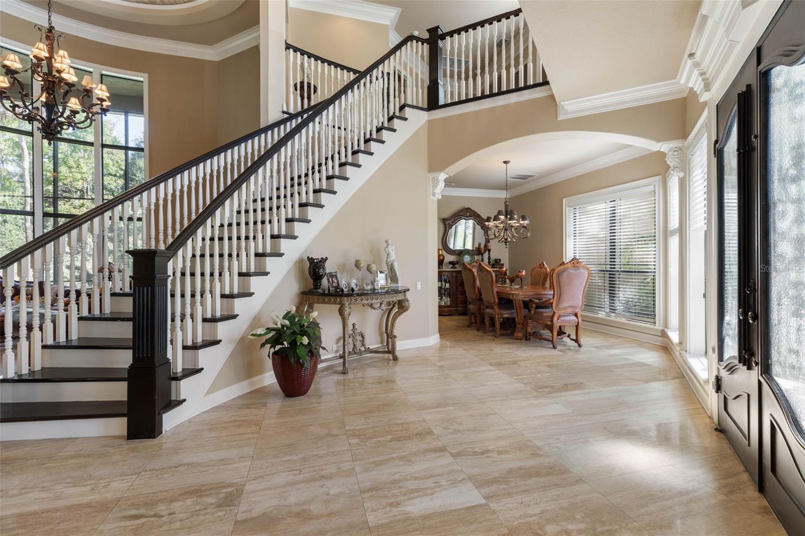 Image 33 of 82 For 40 Whitehall Court