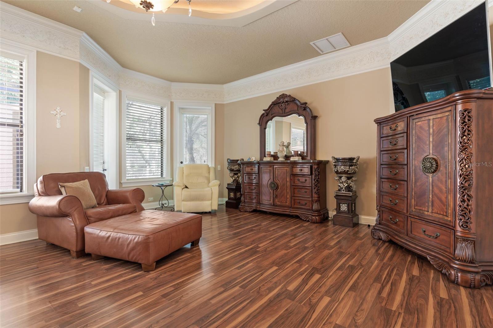 Image 36 of 82 For 40 Whitehall Court