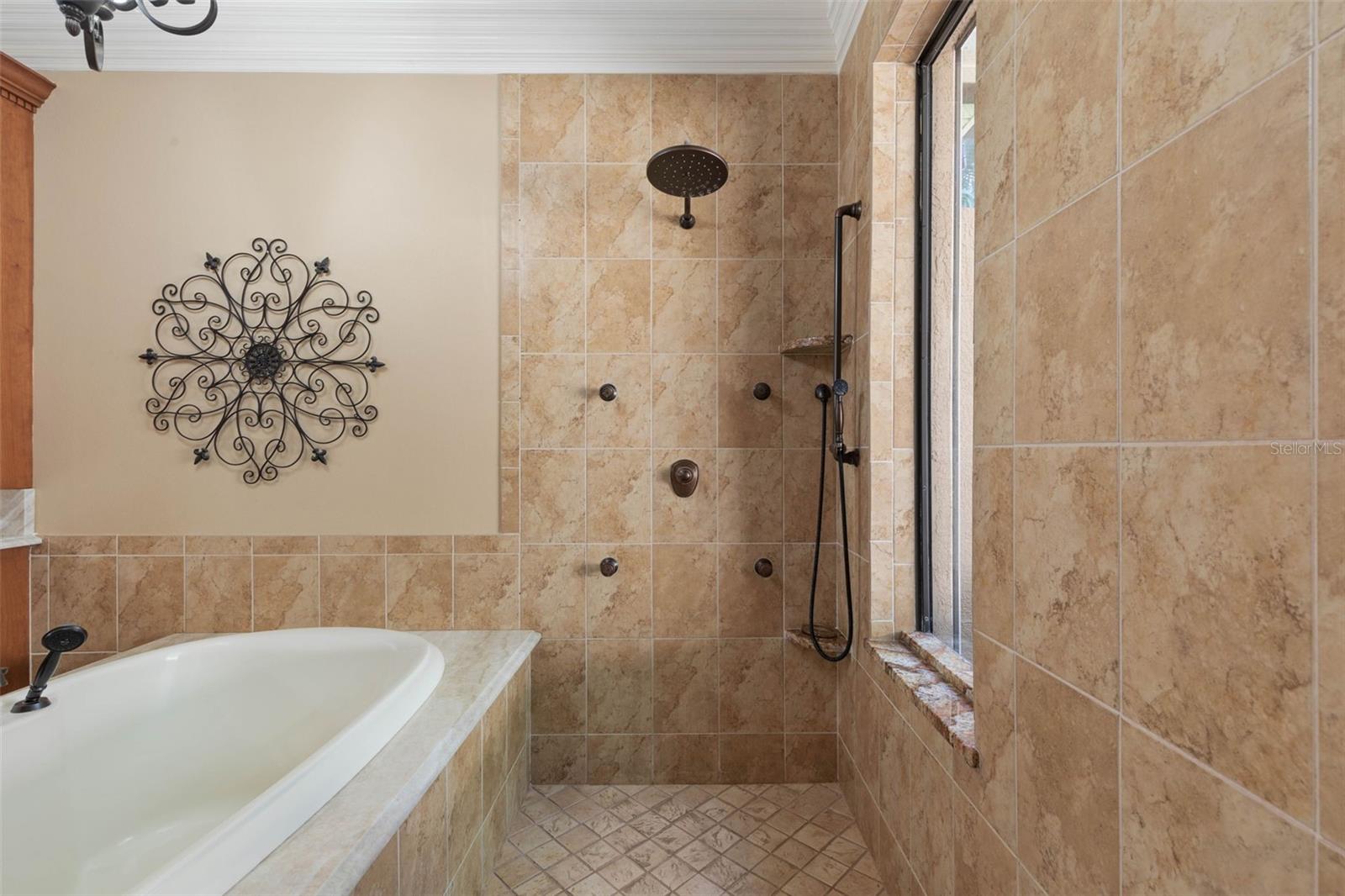 Image 40 of 82 For 40 Whitehall Court