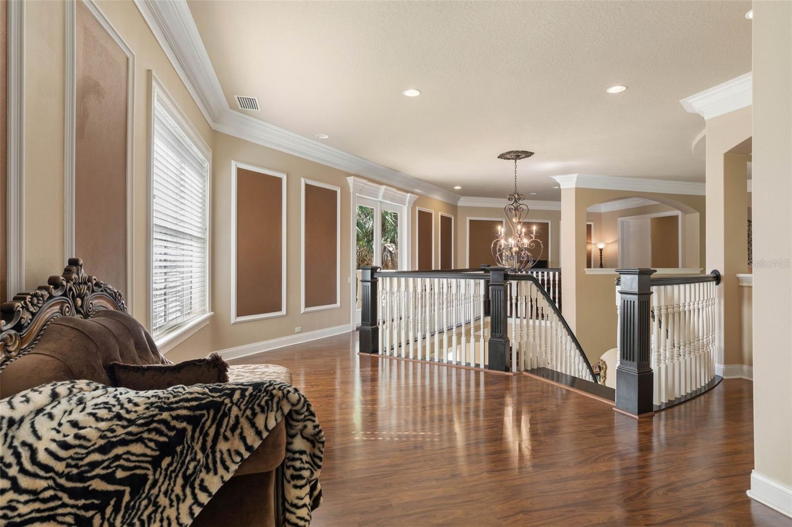 Image 43 of 82 For 40 Whitehall Court