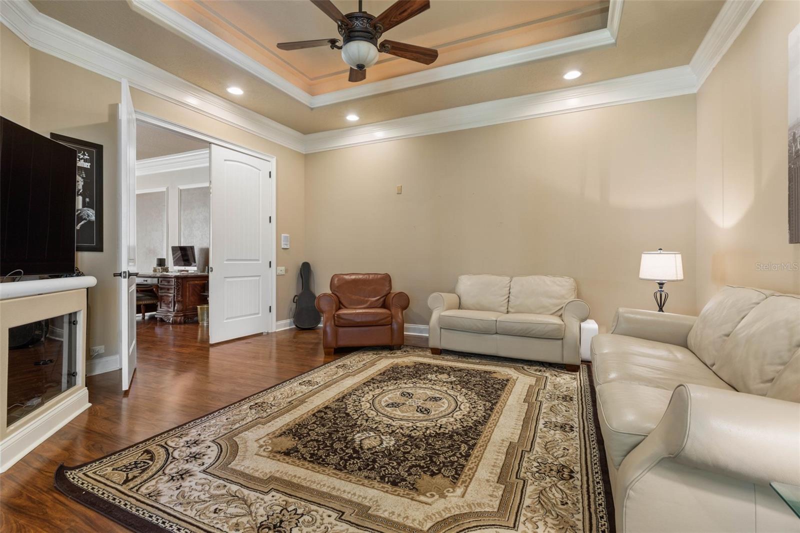 Image 46 of 82 For 40 Whitehall Court