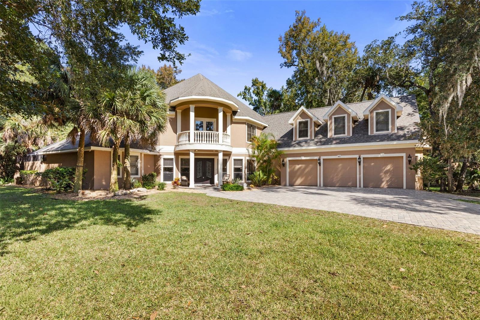 Image 5 of 82 For 40 Whitehall Court