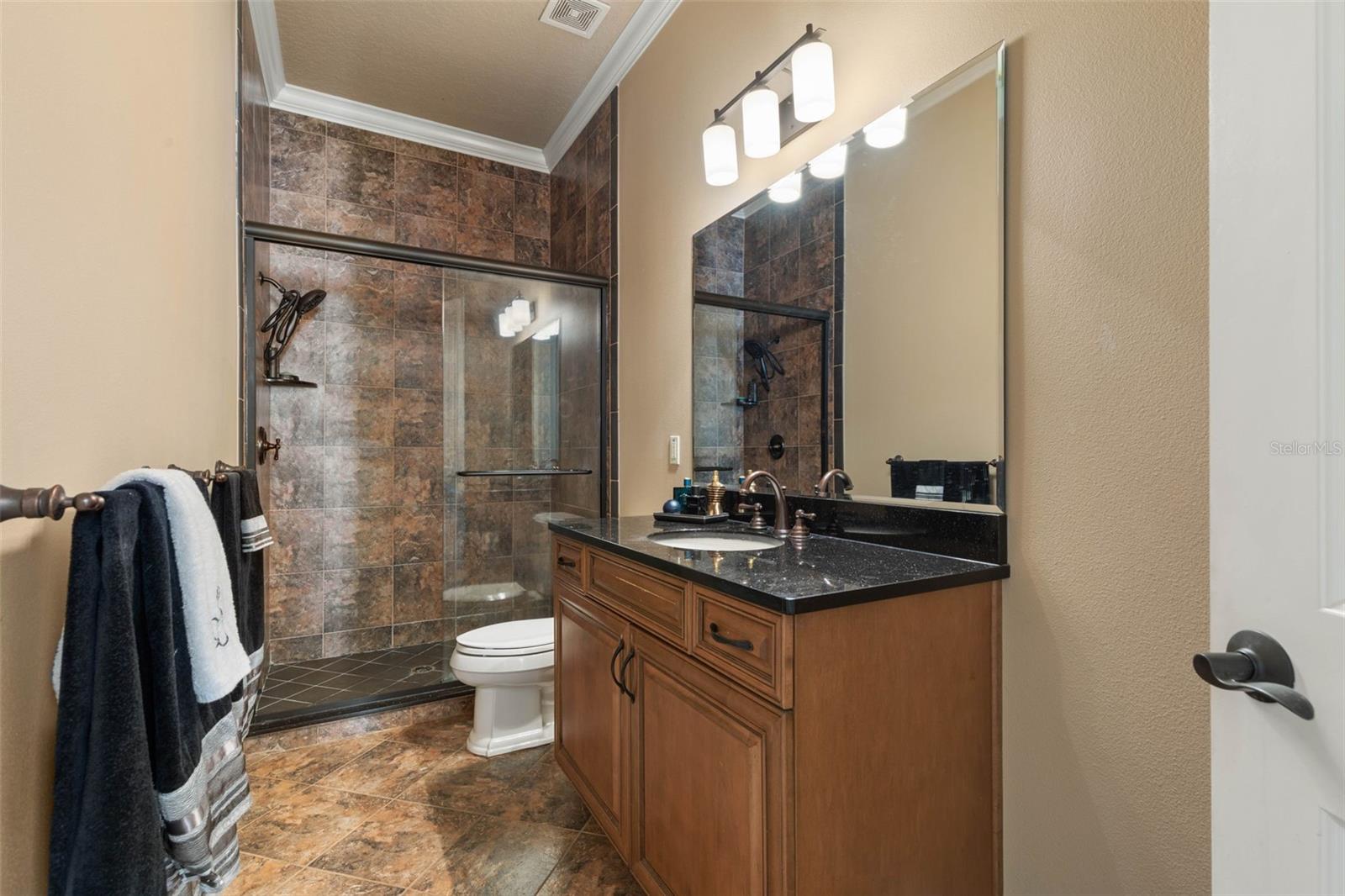 Image 50 of 82 For 40 Whitehall Court