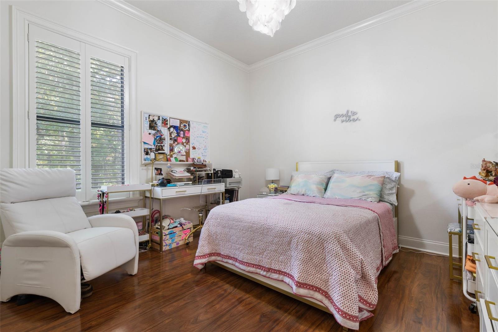 Image 51 of 82 For 40 Whitehall Court