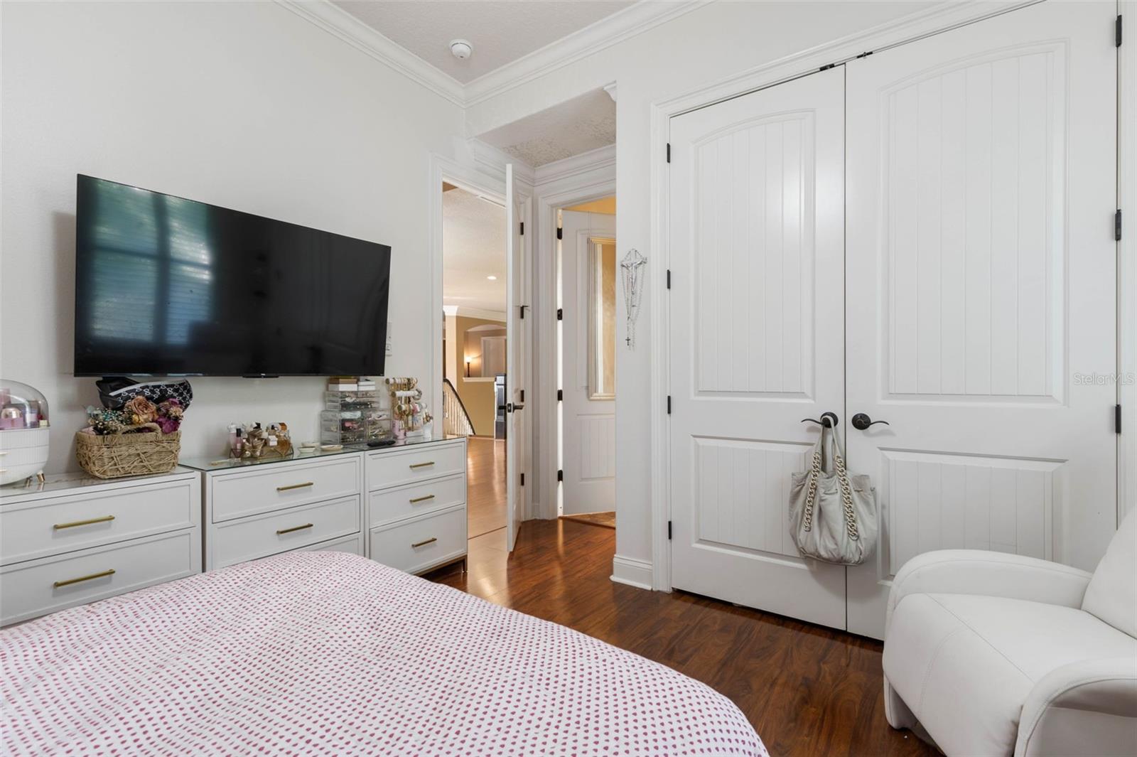 Image 52 of 82 For 40 Whitehall Court