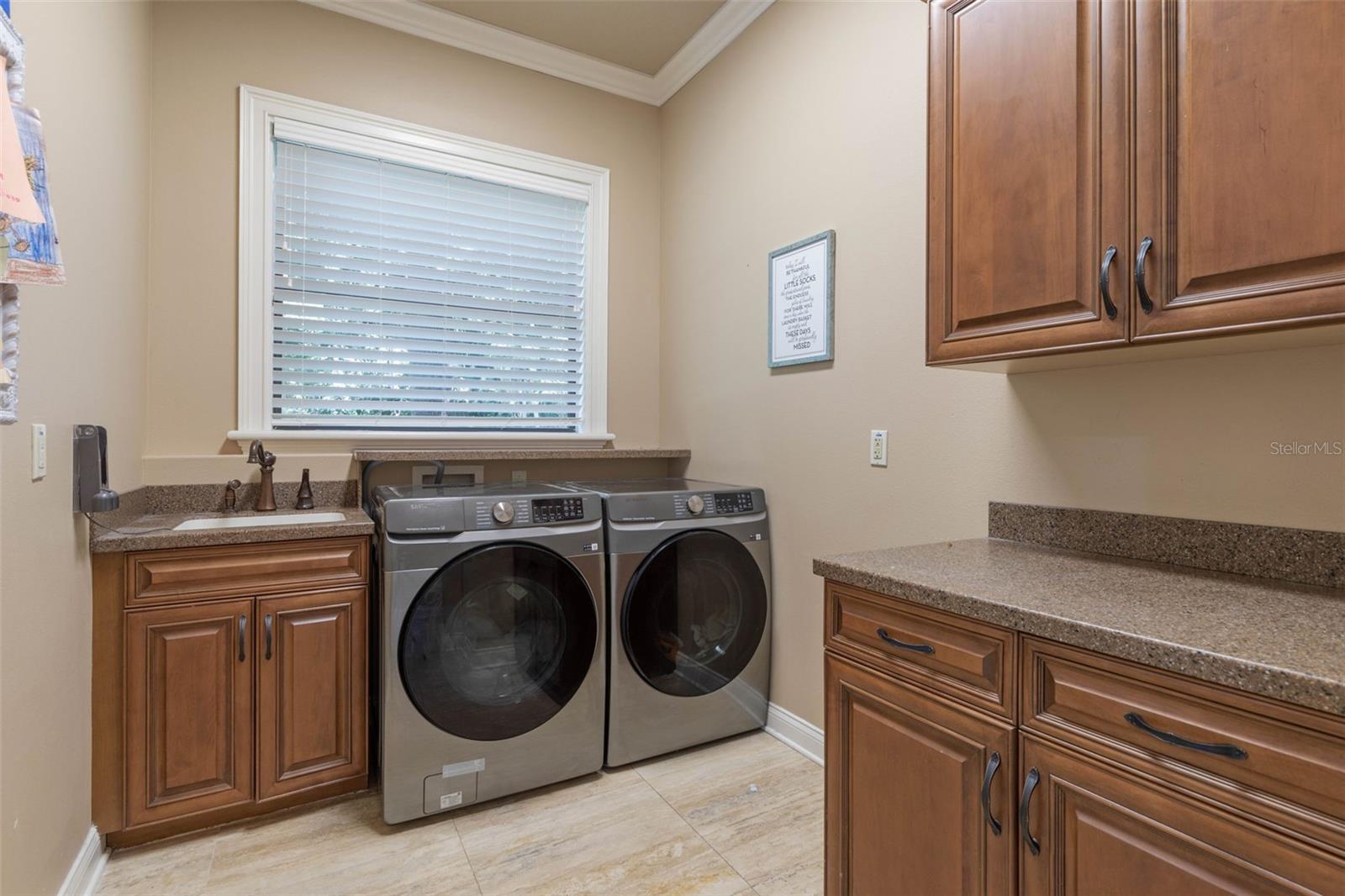 Image 60 of 82 For 40 Whitehall Court