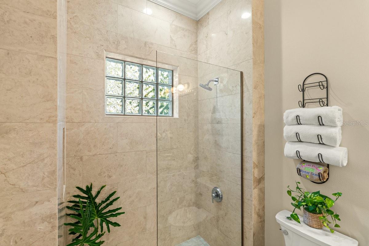 Image 28 of 78 For 19 Front Street