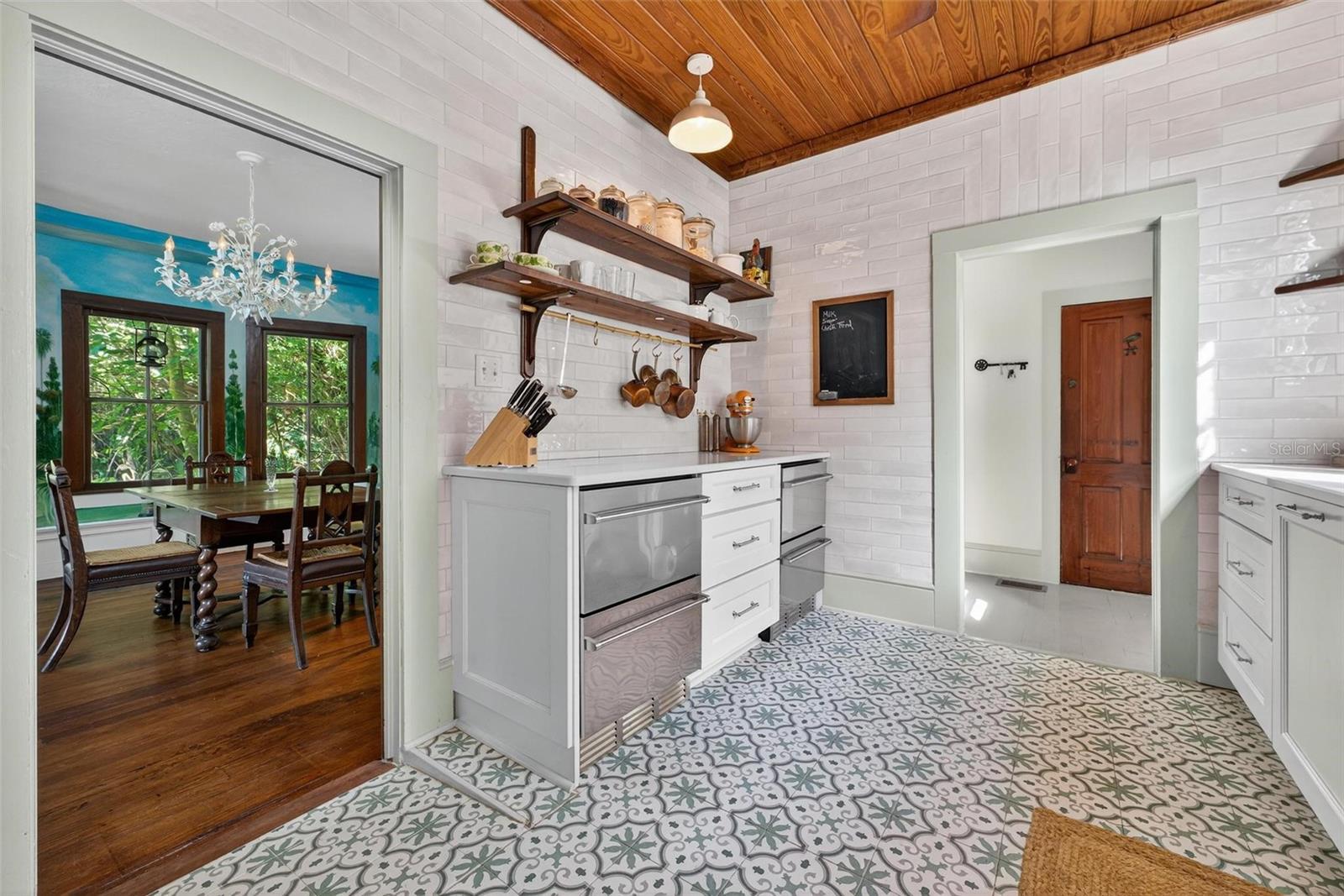 Image 44 of 100 For 266 Drayton Island Road