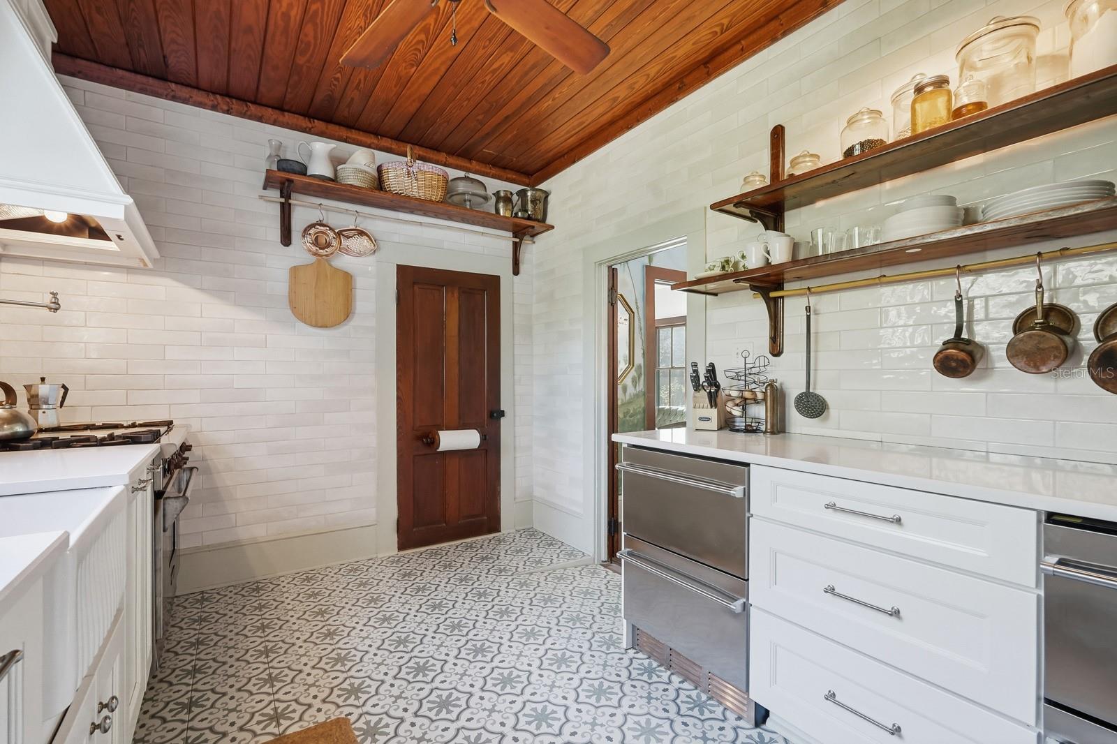 Image 45 of 100 For 266 Drayton Island Road