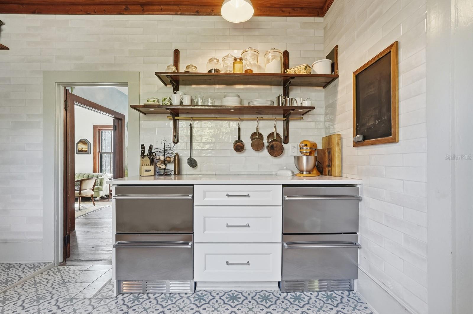 Image 47 of 100 For 266 Drayton Island Road