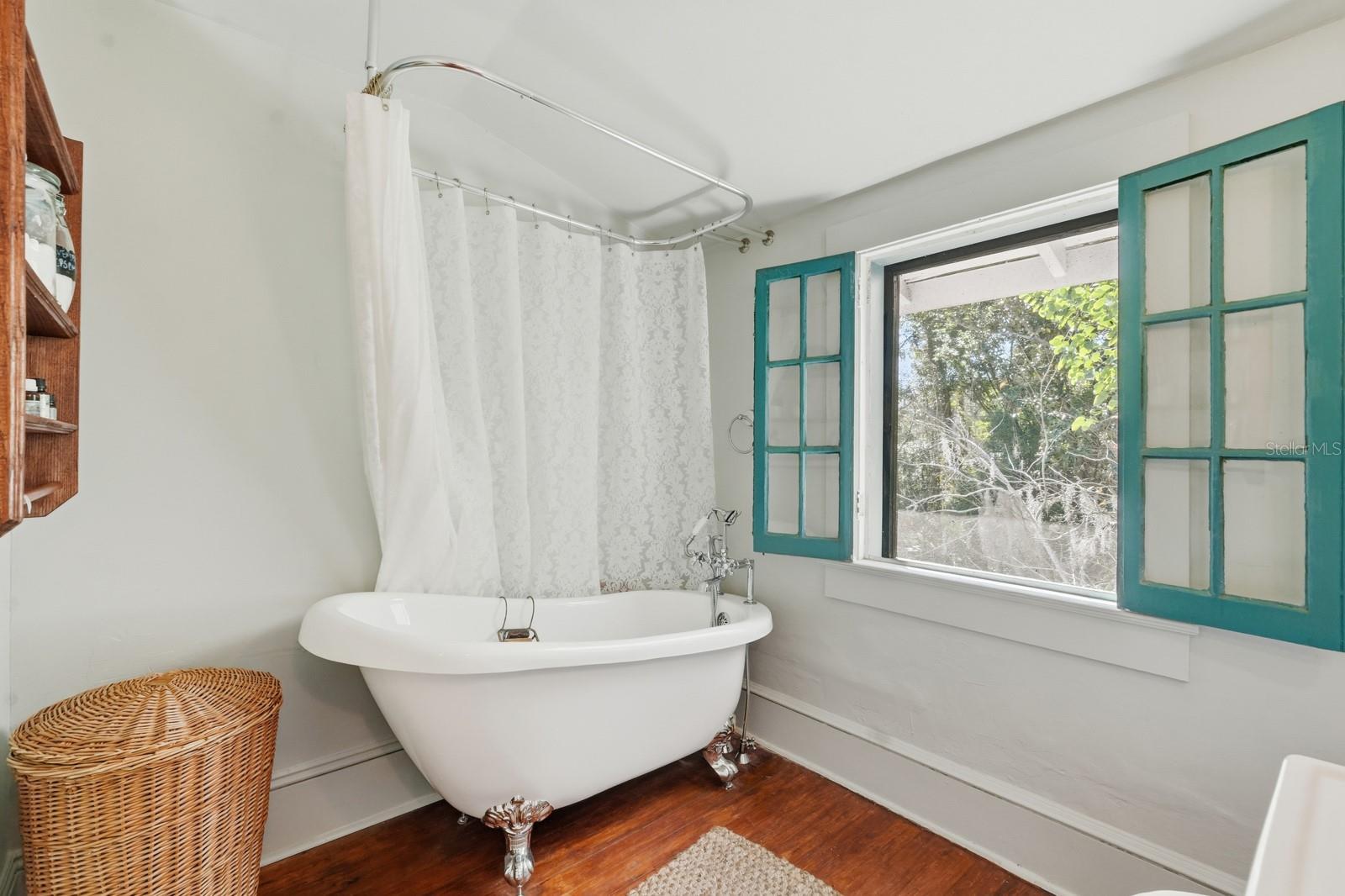 Image 70 of 100 For 266 Drayton Island Road