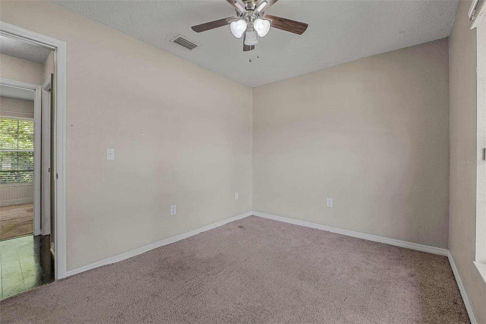 Image 17 of 35 For 109 Wynot Way