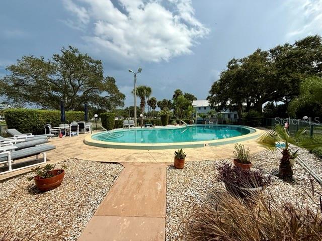 Image 24 of 33 For 404 Beach Street 101