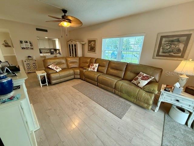 Image 27 of 33 For 404 Beach Street 101