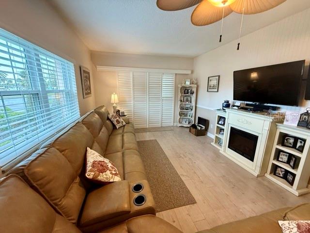 Image 28 of 33 For 404 Beach Street 101